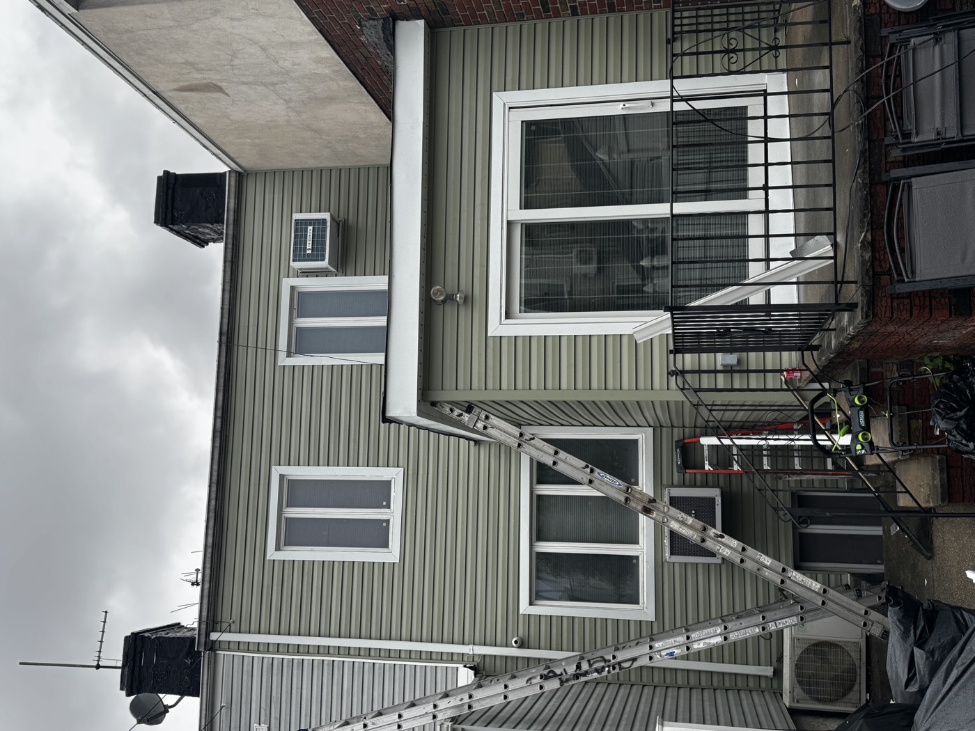 Stucco before repair Brooklyn